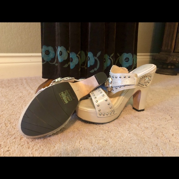 Platform heel with western inspiration - Picture 2 of 2